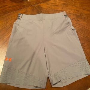 Under Armour Heatgear Fitted Shorts - Medium